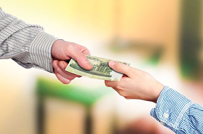 راهکارهای مدیریت جیب در ایام نوروز | روش های صحیح پول خرج کردن
