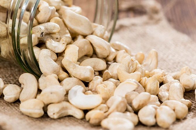 بهترین خواص پسته و بادام | فواید آجیل خوردن در عید نوروز