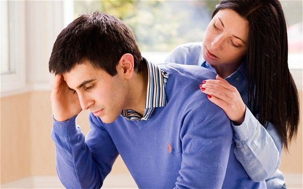 چگونه به همسر عزادار دلداری دهیم؟ | روش های تسکین دادن به همسر داغدار
