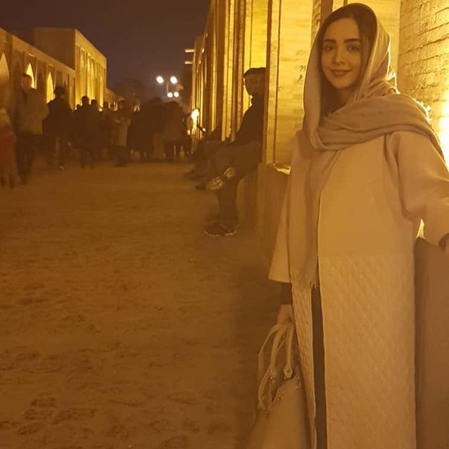 بیوگرافی المیرا دهقانی و همسرش + عکس های المیرا دهقانی و مصاحبه