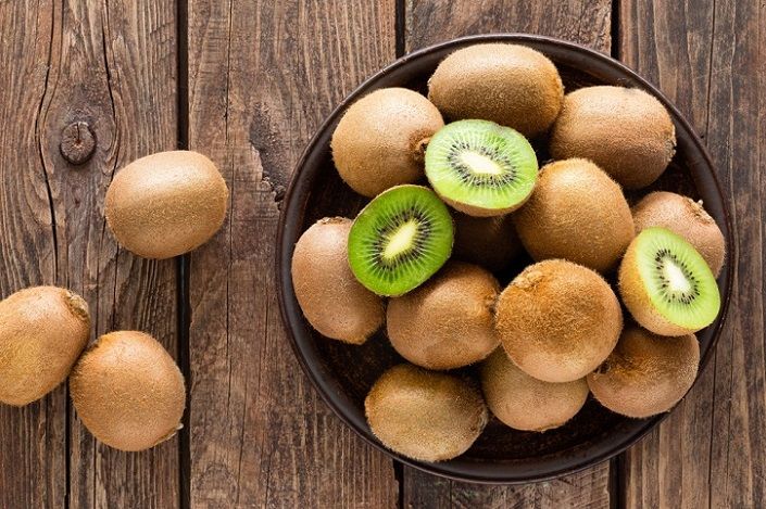 10 بهترین خوراکی برای کاهش اضطراب | غذاها و میوه های مفید و موثر