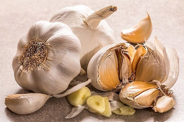 10 بهترین خواص سیر برای سلامتی و زیبایی