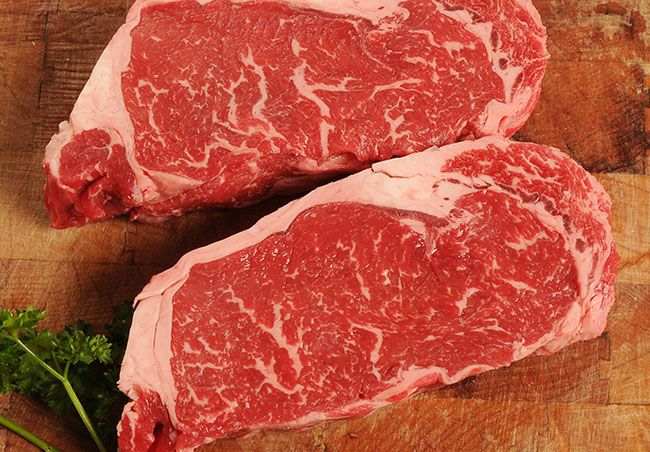 10 بهترین خواص و مضرات مصرف گوشت قرمز