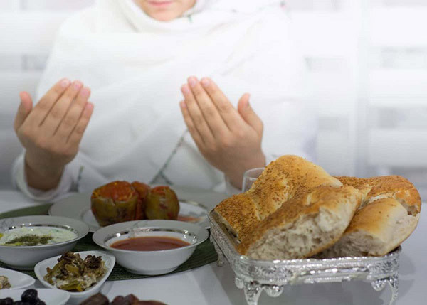 بهترین خوراکی ها برای افطاری و سحری | چه بخوریم و چه نخوریم؟