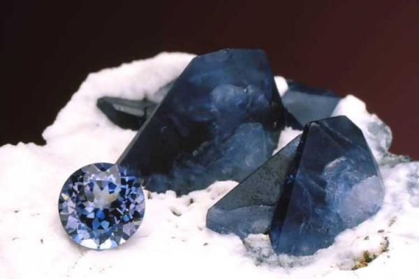 10 جواهر کمیاب و گران قیمت دنیا + عکس و توضیحات