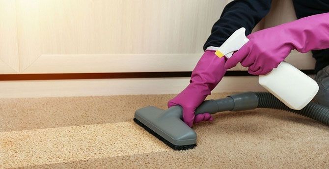 12 ترفند کارآمد برای تمیز نگه داشتن فرش های خانه در طول سال