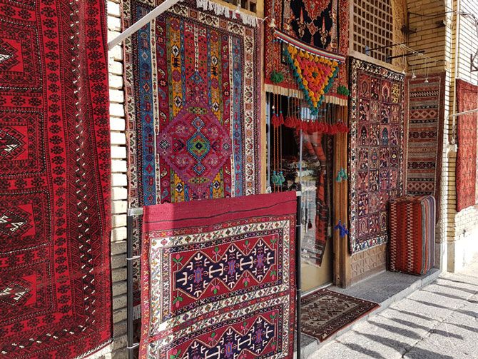 فروشگاه صنایع دستی اصفهان مرکز فروش ظروف میناکاری روی سفال و مس