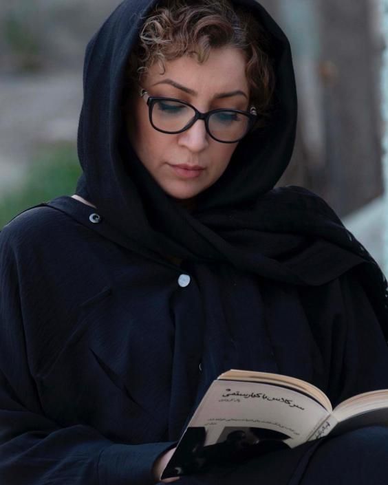 بیوگرافی تمام بازیگران سریال در کنار پروانه ها + عکس های بازیگران سریال در کنار پروانه ها