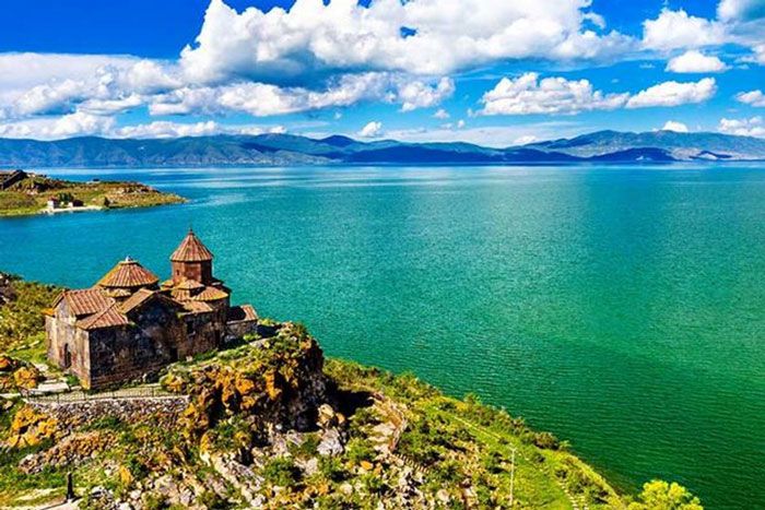 نظر شما درباره سفر به کشورهای اطراف ایران چیست؟