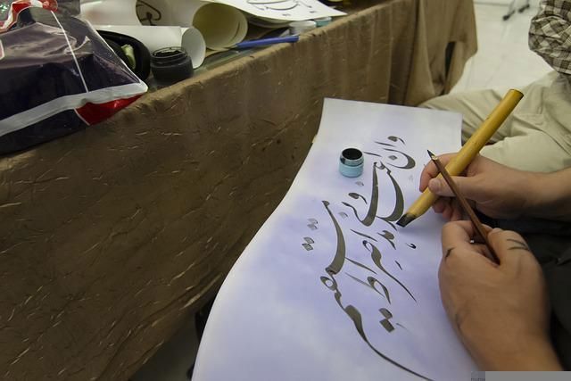 راهنمای انتخاب اسامی کهن ایرانی برای برندسازی با برنداکسین (بررسی اهمیت نام برند)