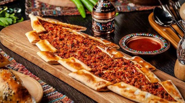 معرفی ۱۷ غذای ترکیه‌ای محبوب که نباید از دست بدهید