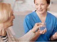 پرستار سالمند باتجربه؛ نکات مهم در استخدام پرستار سالمند