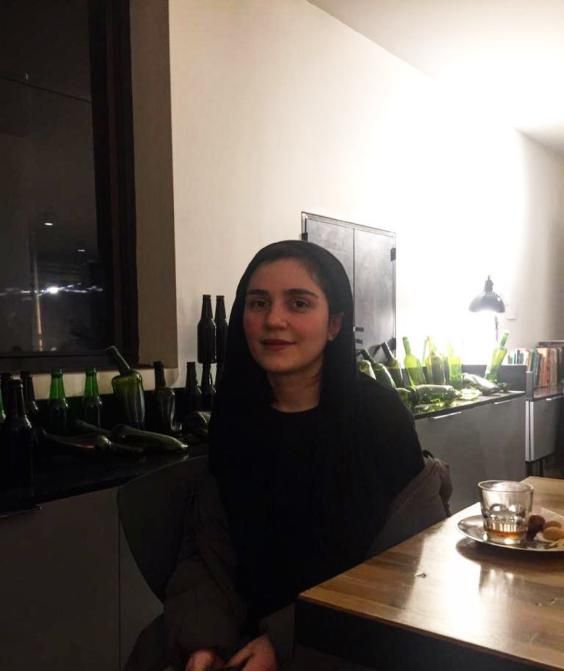 بیوگرافی مونا احمدی و همسرش + عکس و مصاحبه با مونا احمدی