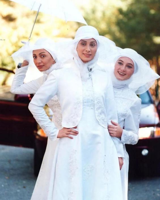 سحر ذکریا و مهران مدیری ،سختی های بازی در سریال های 90 شبی