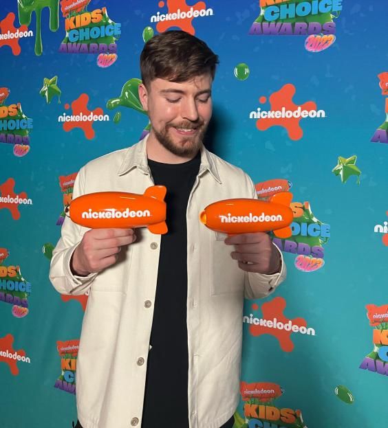 بیوگرافی مستر بیست (MrBeast) یوتیوبر مشهور دنیا + عکس بیوگرافی مستر بیست (MrBeast) یوتیوبر مشهور دنیا + عکس