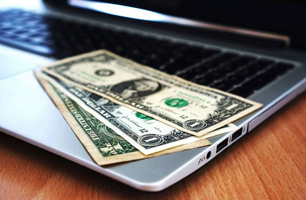 راهاندازی وبسایت آموزشی برای کسب درآمد دلاری