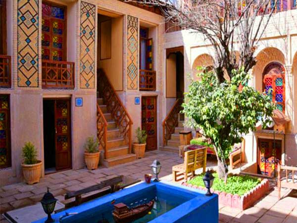 فلای تودی، بهترین سایت رزرو هتل در شیراز