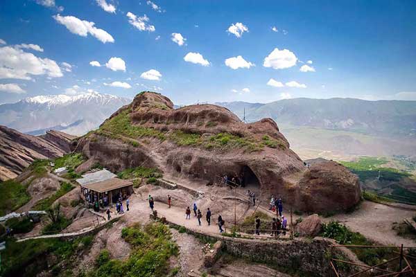 قسمتهای مختلف دژ الموت