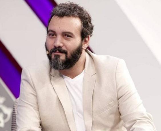 بیوگرافی کامبیز دیرباز