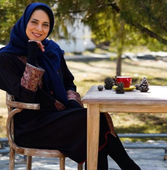 روشنک عجمیان