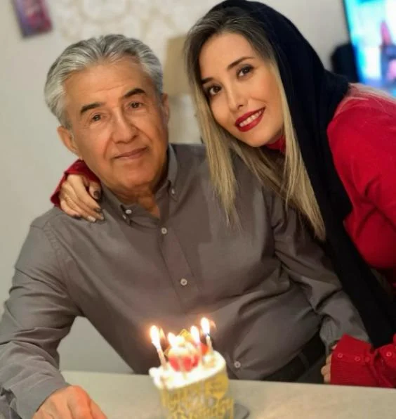 ساناز کاشمری ،بیوگرافی ساناز کاشمری
