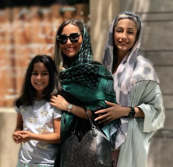 ساناز کاشمری خواننده گروه آریان ،بیوگرافی ساناز کاشمری