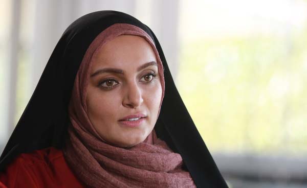 بیوگرافی نیلوفر پارسا
