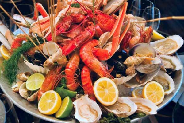 ماهی و غذاهای دریایی در آنتالیا؛ طعمی تازه از دریا