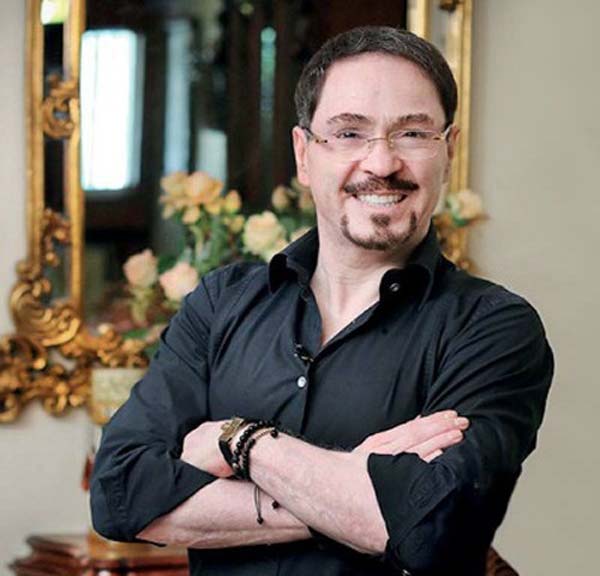 آغاز فعالیت هنری خشایار اعتمادی