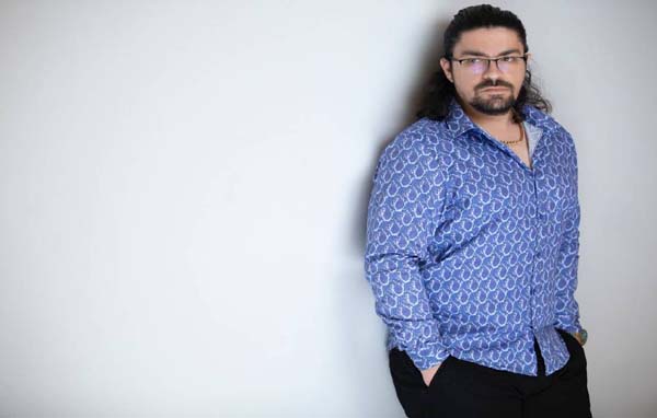 آدام مرادی کیست؟