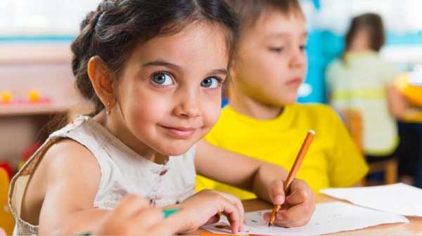 استفاده از بازی و تعامل برای یادگیری زبان انگلیسی