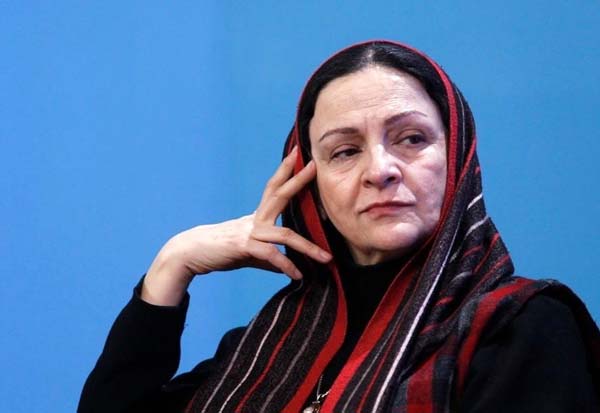 گلاب آدینه در نقش زیور 