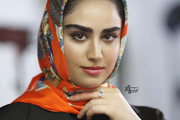بیوگرافی هانیه غلامی