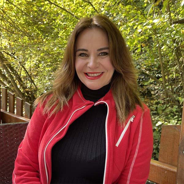ایجلان کارادومان در نقش کریمان