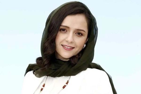 شروع فعالیت هنری با فیلم من ترانه 15 سال دارم