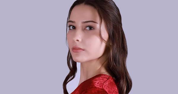 الچین زهرا ایرم در نقش هیجران