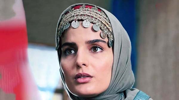آغاز بازیگری غزاله اکرمی