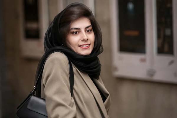 مریم همتیان در نقش ستاره در فیلم گیجگاه
