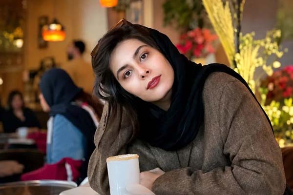 بیوگرافی مریم همتیان