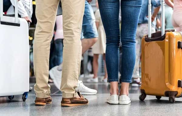 برای سفر چه کفشی مناسب‌تر است؟ انتخاب یک کفش برای شهر، پیاده‌روی و طبیعت