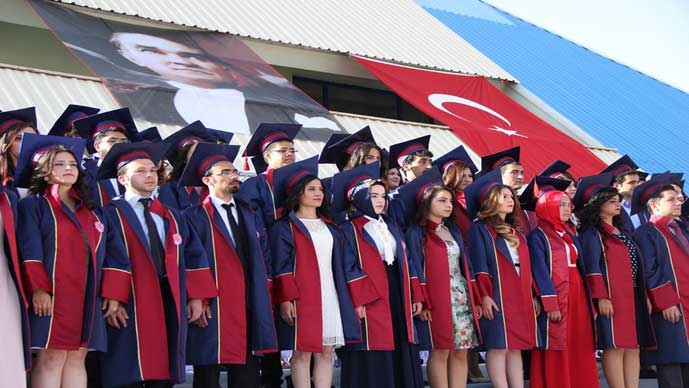 تفاوت آموزش پزشکی با سایر رشتههای دانشگاهی