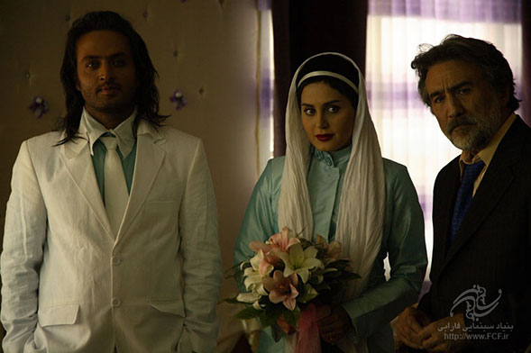 تصاویری از فیلم سینمایی اینجا تاریک نیست با بازی الناز شاکردوست و مصطفی زمانی