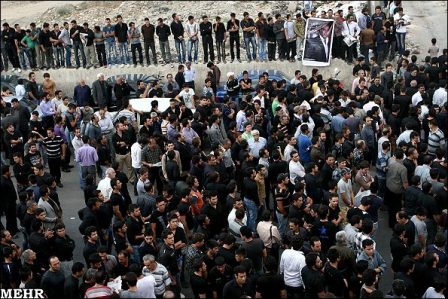 عکس هایی از مراسم خاکسپاری روح الله داداشی..!