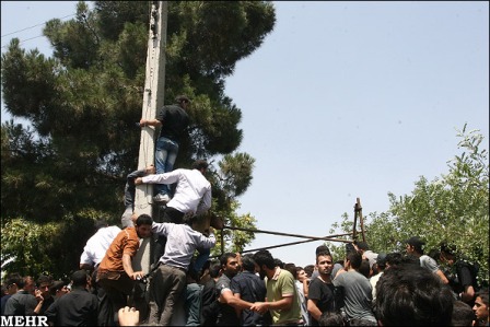 عکس هایی از مراسم خاکسپاری روح الله داداشی..!