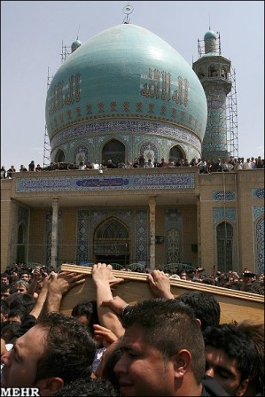 عکس هایی از مراسم خاکسپاری روح الله داداشی..!