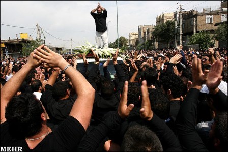 عکس هایی از مراسم خاکسپاری روح الله داداشی..!