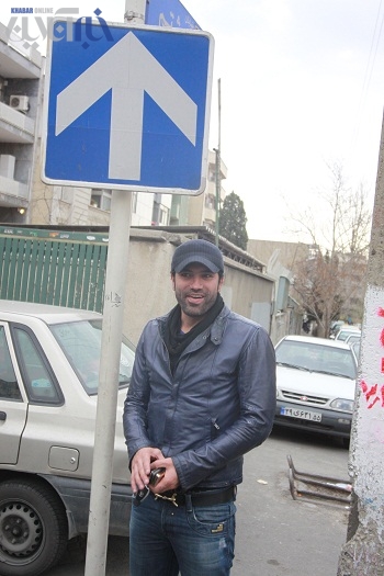 علیرضا واحدی نیکبخت با ماشین پیکان + مصاحبه