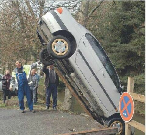عکسهای بسیار خنده دار شاهکار رانندگی خانم ها