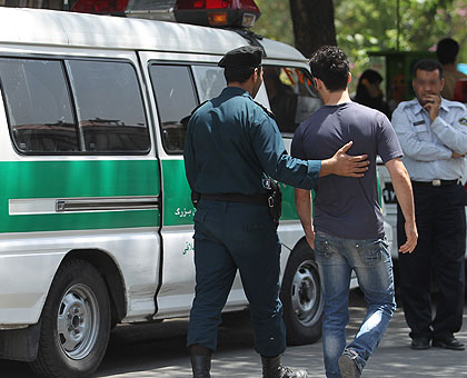 عکس های جدید برخورد با بد حجابی در تهران !! تیر 1390