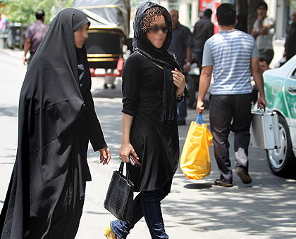 عکس های جدید برخورد با بد حجابی در تهران !! تیر 1390